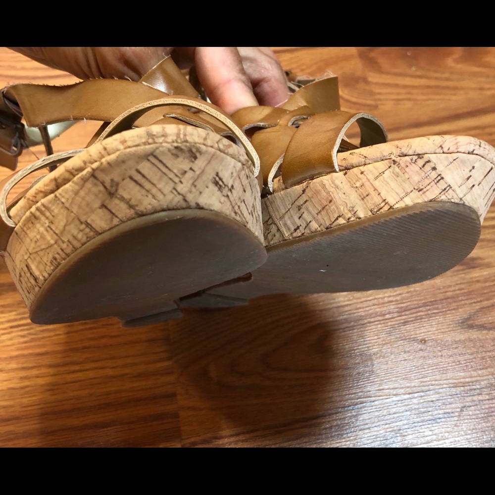 GUESS Light Brown/Tan Strappy Cork Wedge Sandals Size 8 - Picture 8 of 11